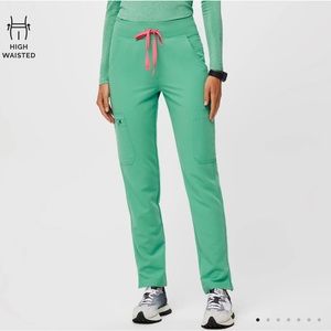 Figs set surgical green size small! 💚